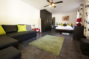 5 Bedroom, Golf Villa in El Coto